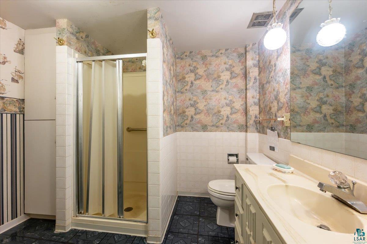 2510 E Superior St, Duluth, MN 55812 Listing Photo  24