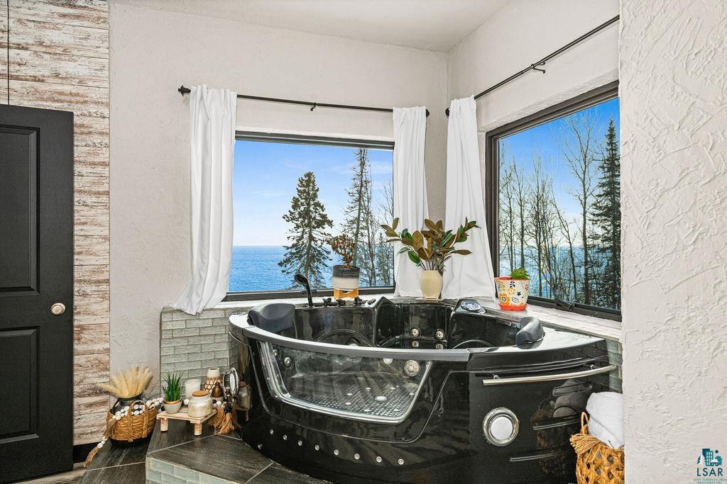 1430 Stoney Point Dr, Duluth, MN 55804 Listing Photo  17