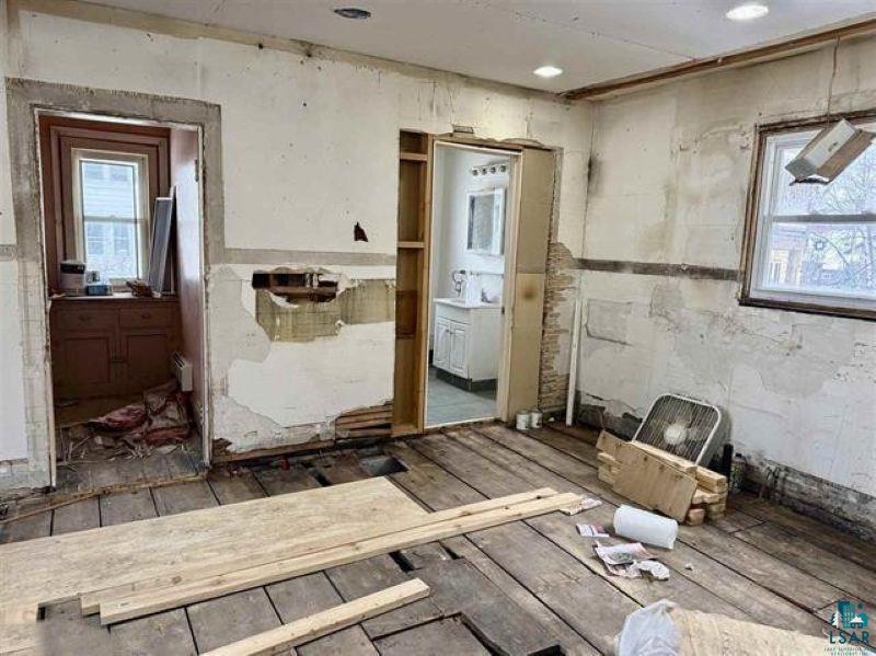 922 S 5th Ave, Virginia, MN 55792 Listing Photo  3