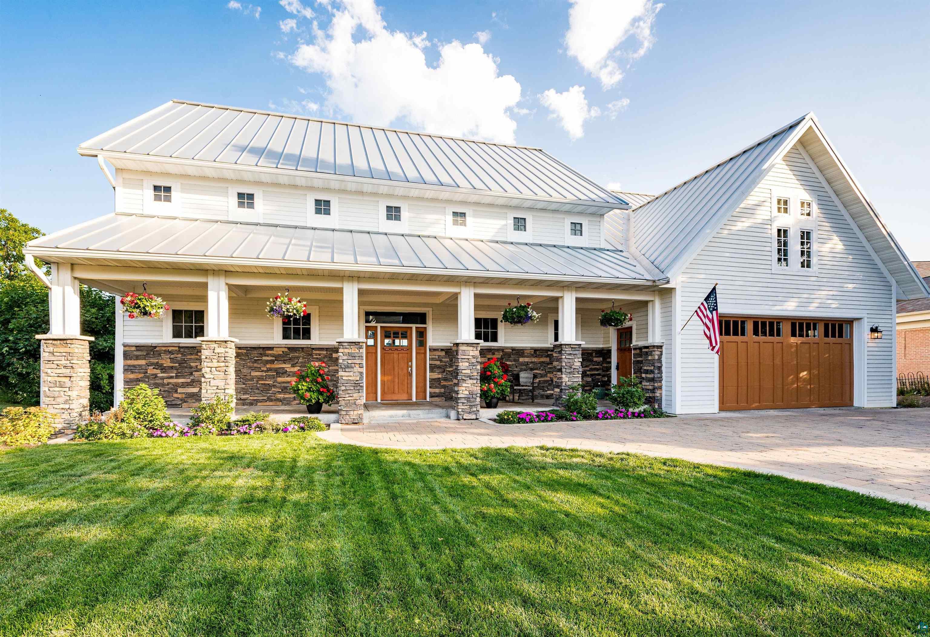 3725 North Ridge Rd, Duluth, MN 55804 Listing Photo  2