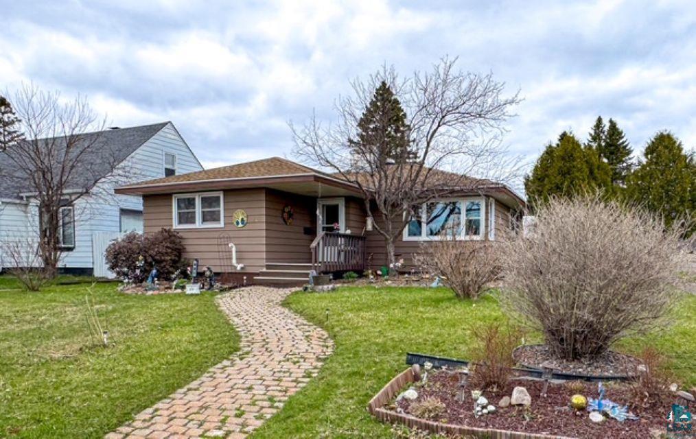 601 12th Ave, Two Harbors, MN 55616 Listing Photo  2