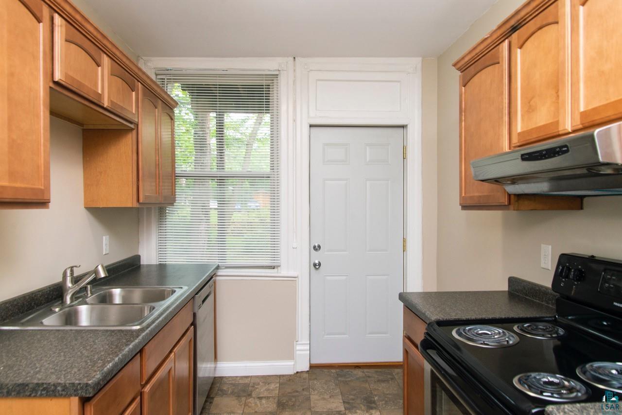 10-12 S 16th Ave E, Duluth, MN 55812 Listing Photo  10