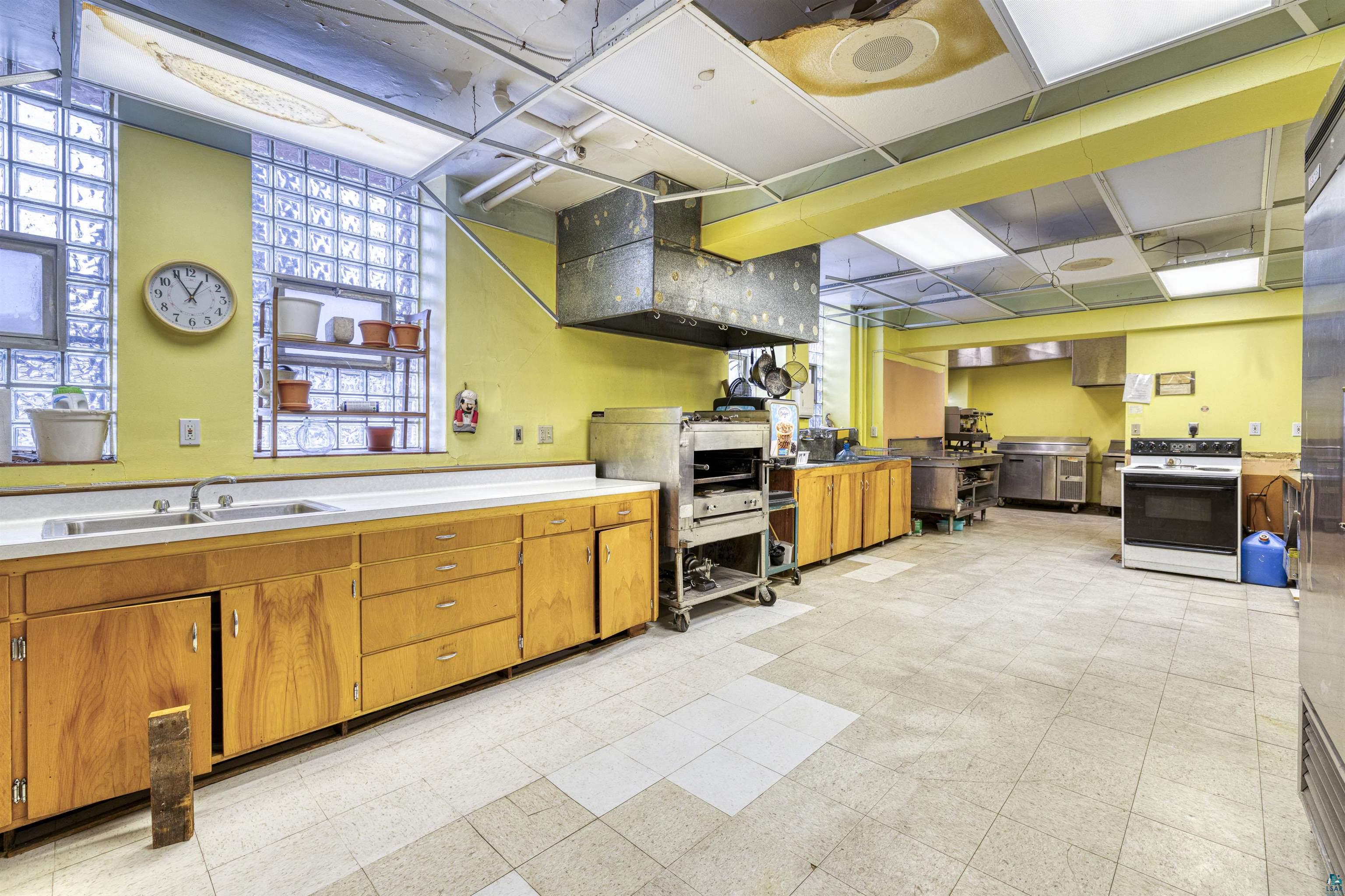 2302/2310 W 3rd St, Duluth, MN 55806 Listing Photo  13
