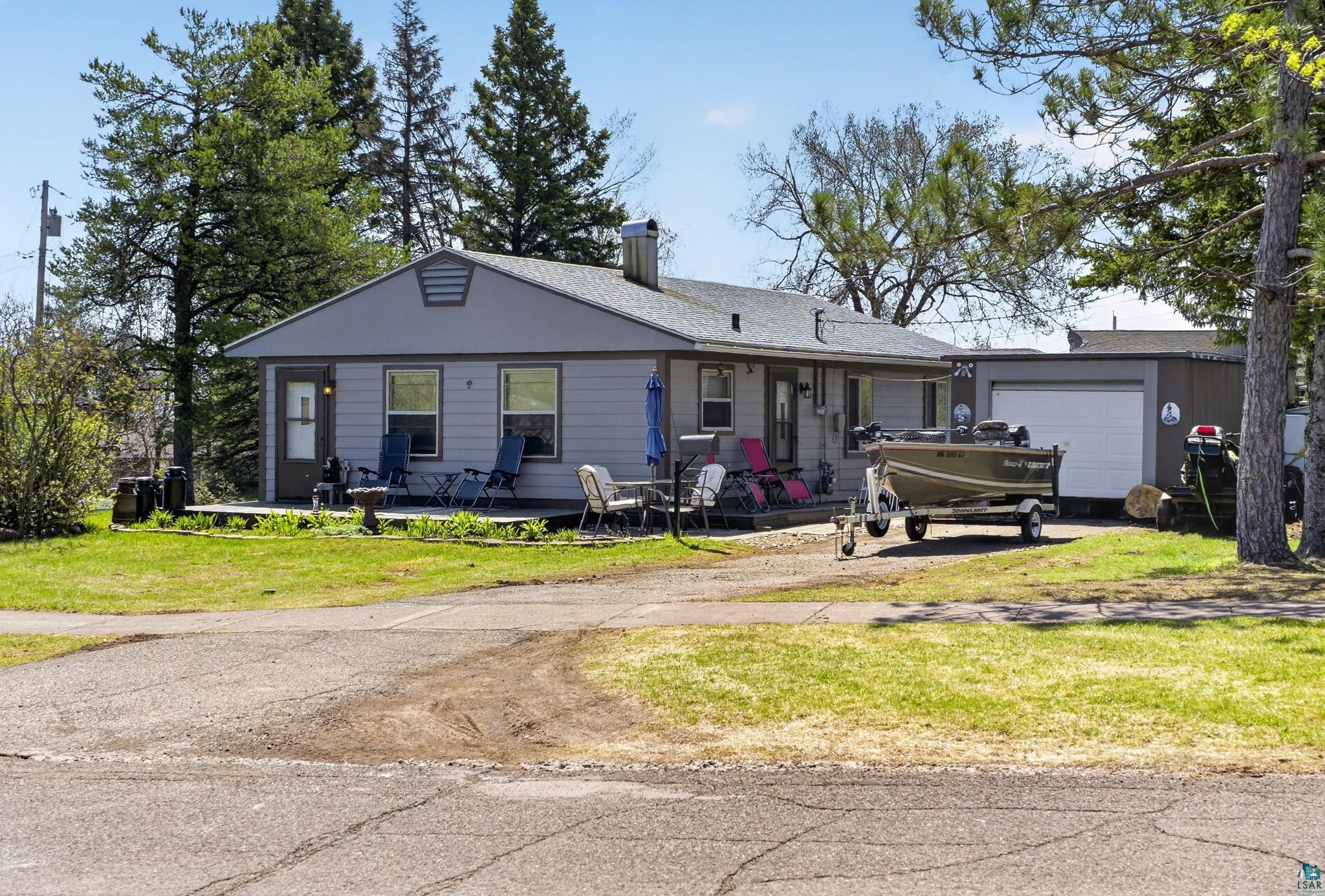 39 Edison Blvd, Silver Bay, MN 55614 Listing Photo  2