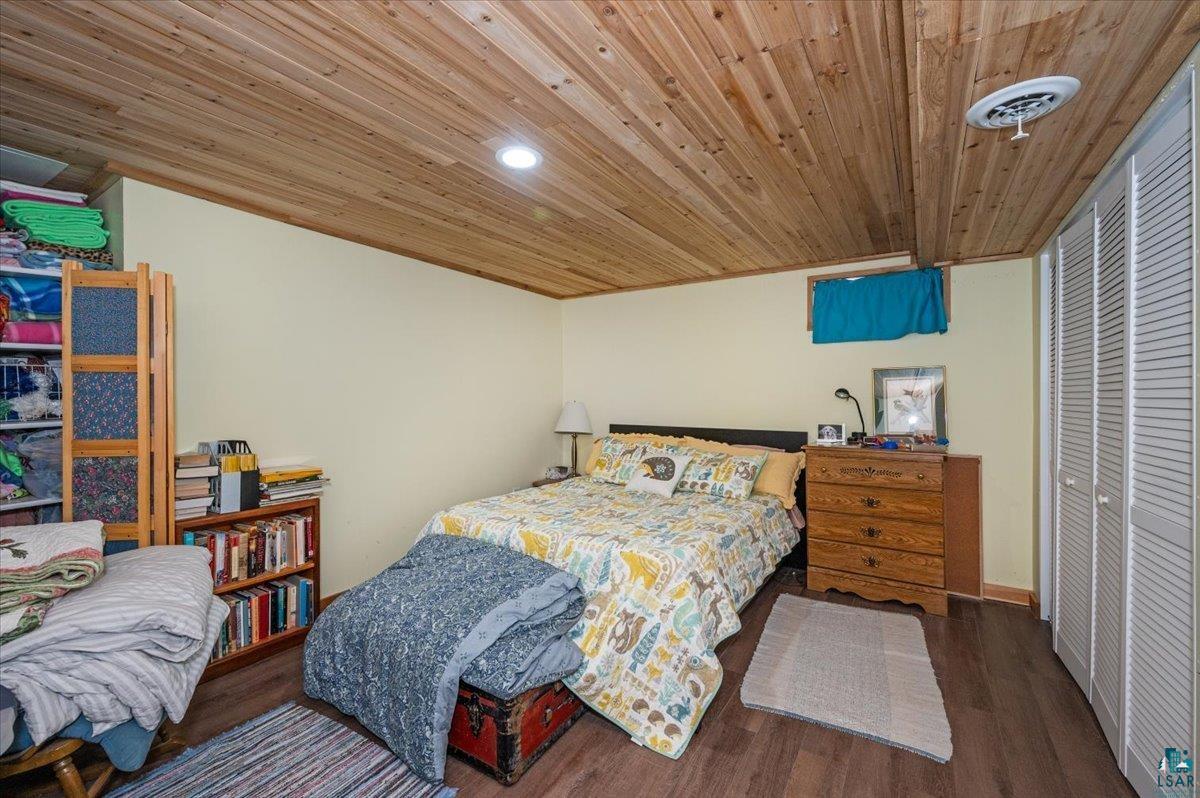 4318 E Valley Brook Rd, Superior, WI 54880 Listing Photo  30