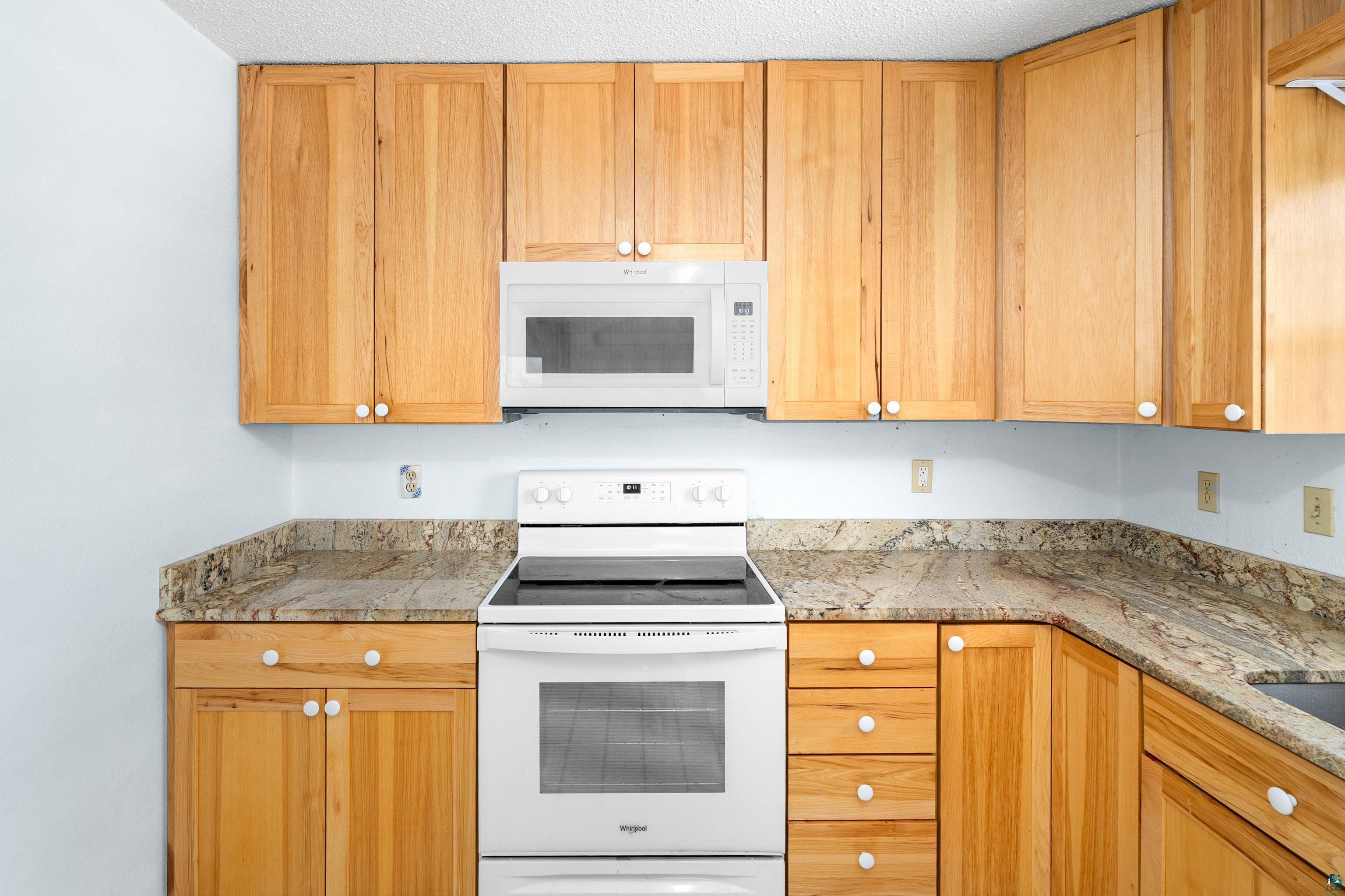 202 E 7th St, #D, Duluth, MN 55805 Listing Photo  11
