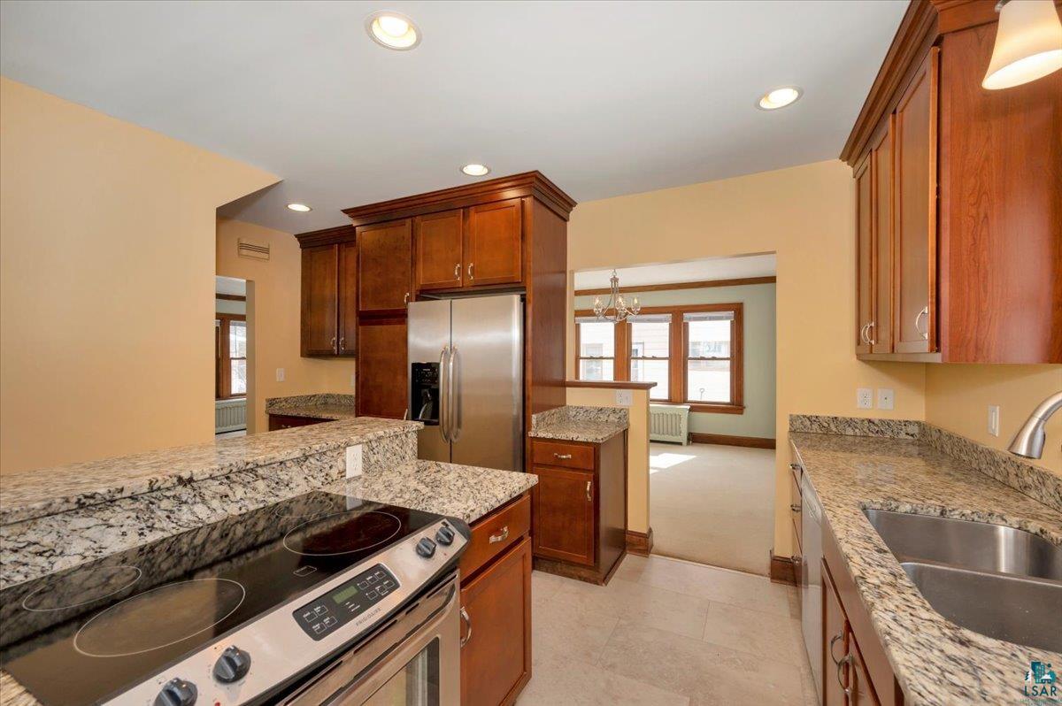 845 Grandview Ave, Duluth, MN 55812 Listing Photo  7