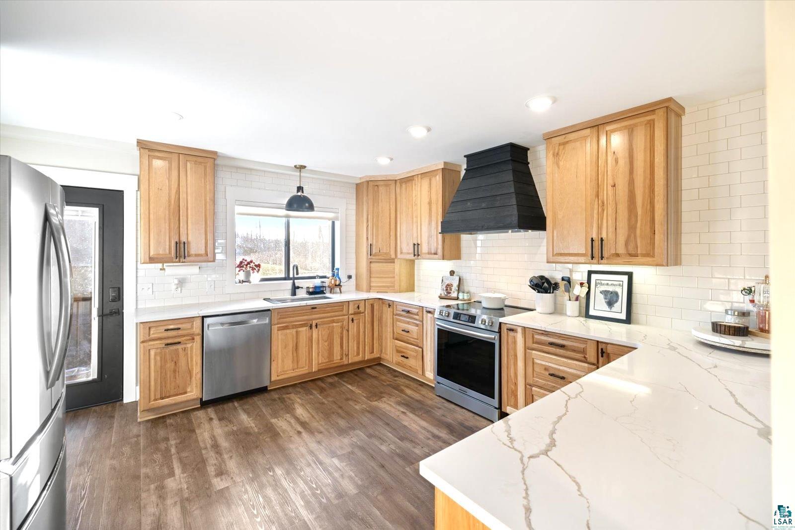 36318 Lakeland Rd, Sturgeon Lake, MN 55783 Listing Photo  3