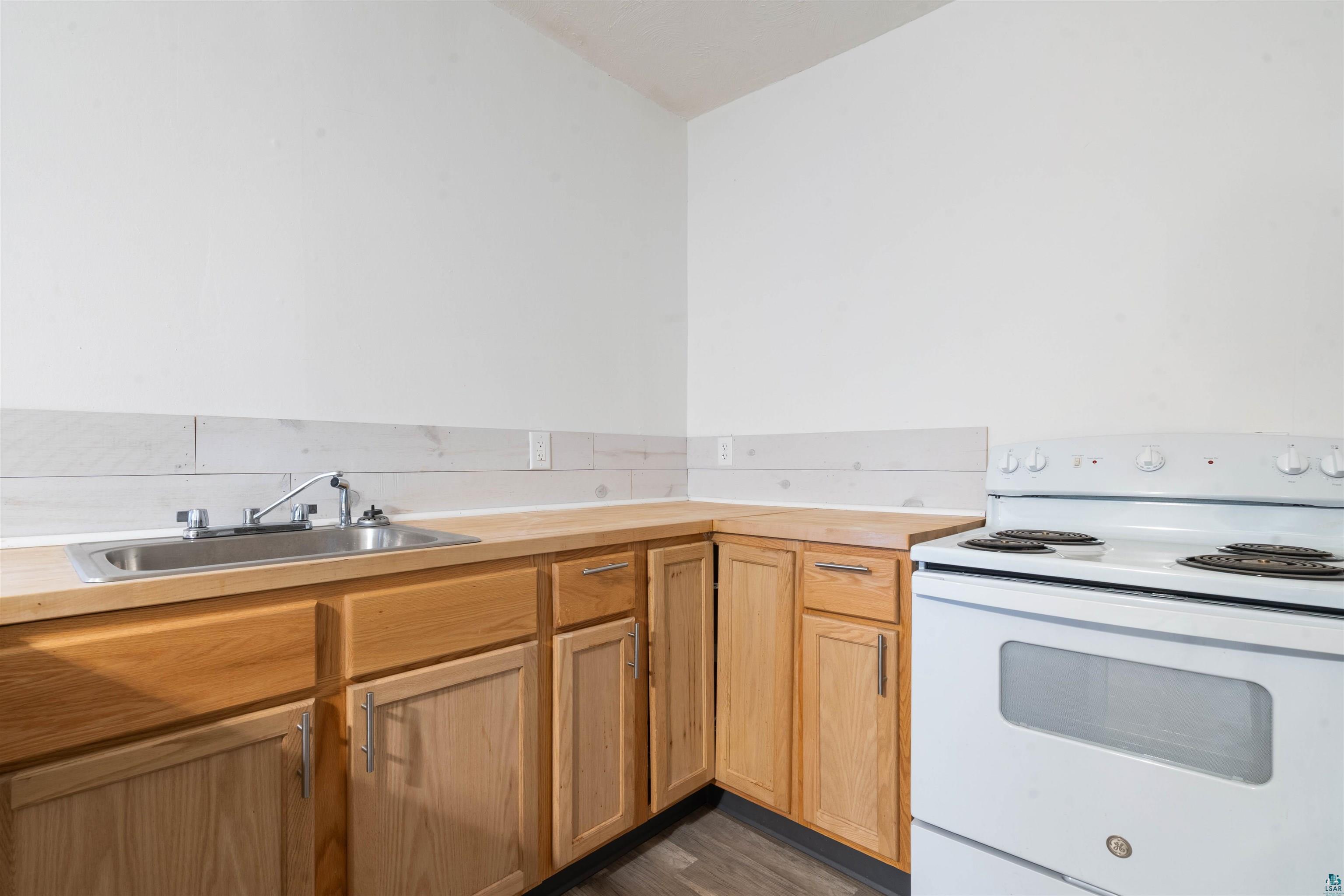 3823 E 2nd St, Superior, WI 54880 Listing Photo  28