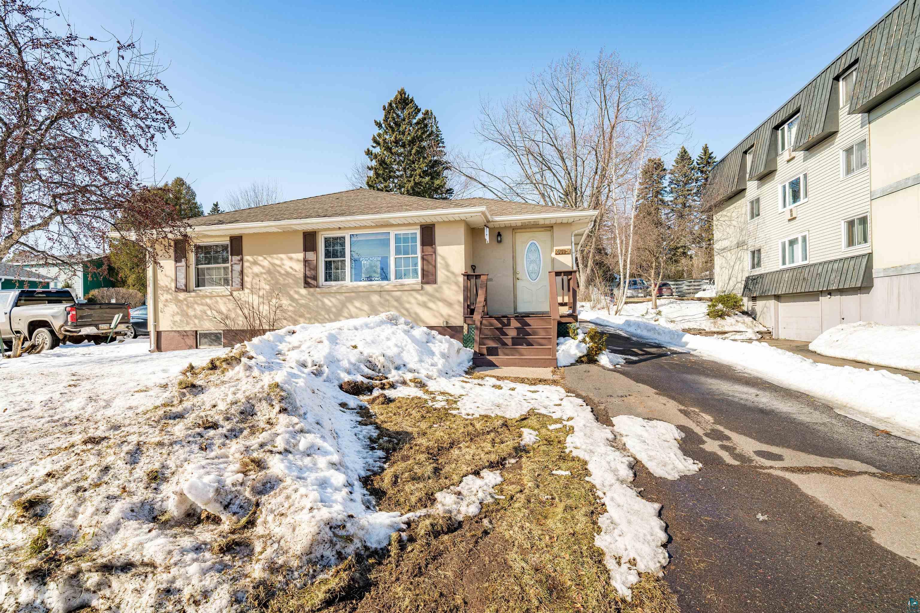 6015 E Superior St, Duluth, MN 55804 Listing Photo  2