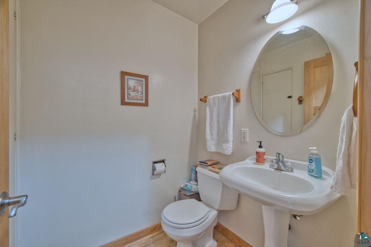 203 Wyandotte Rd, Hoyt Lakes, MN 55750-0000 Listing Photo  18