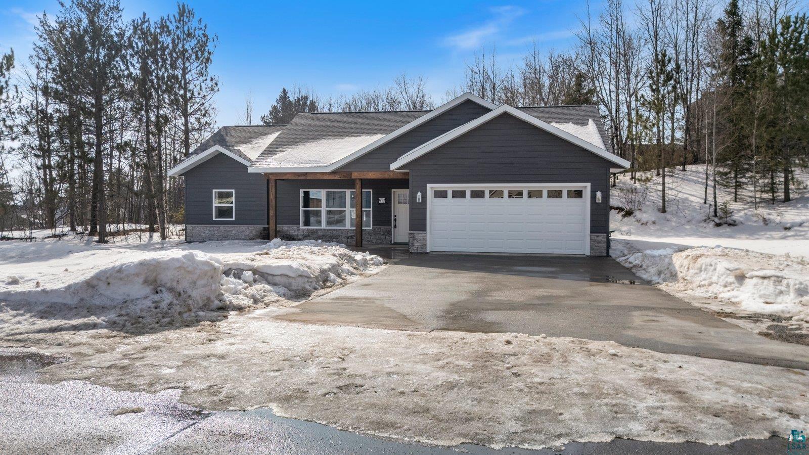 912 Carter Cr, Eveleth, MN 55734 Listing Photo  2