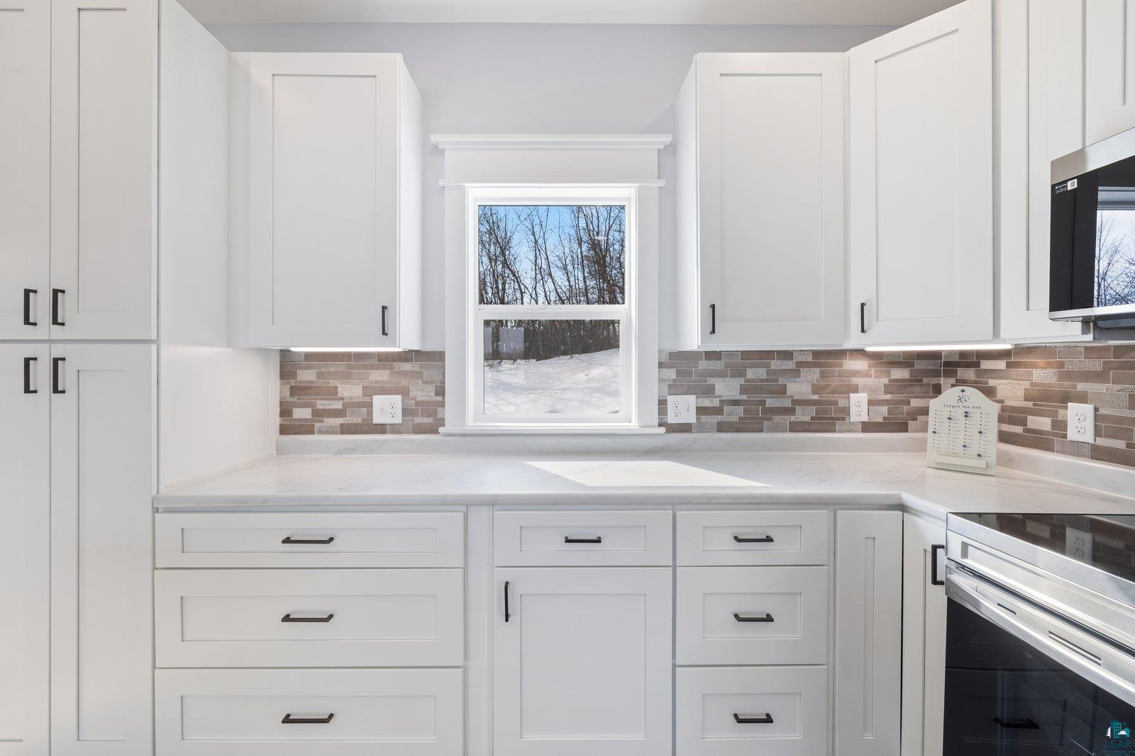 912 Carter Cr, Eveleth, MN 55734 Listing Photo  9
