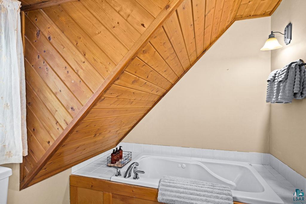 4822 E Tri Lakes Rd, Superior, WI 54880 Listing Photo  33