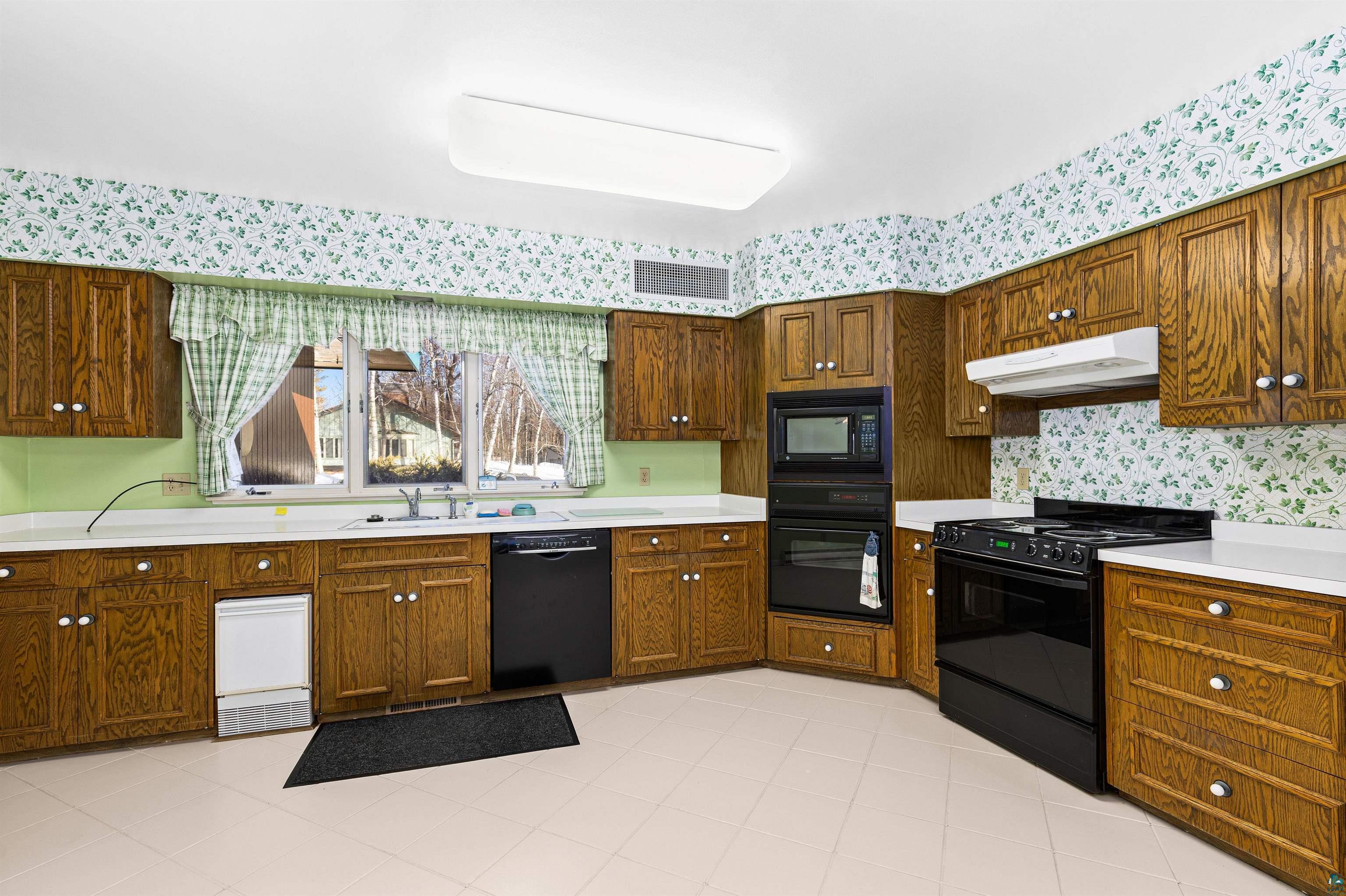 5781 S Pike Lake Rd, Duluth, MN 55811 Listing Photo  6