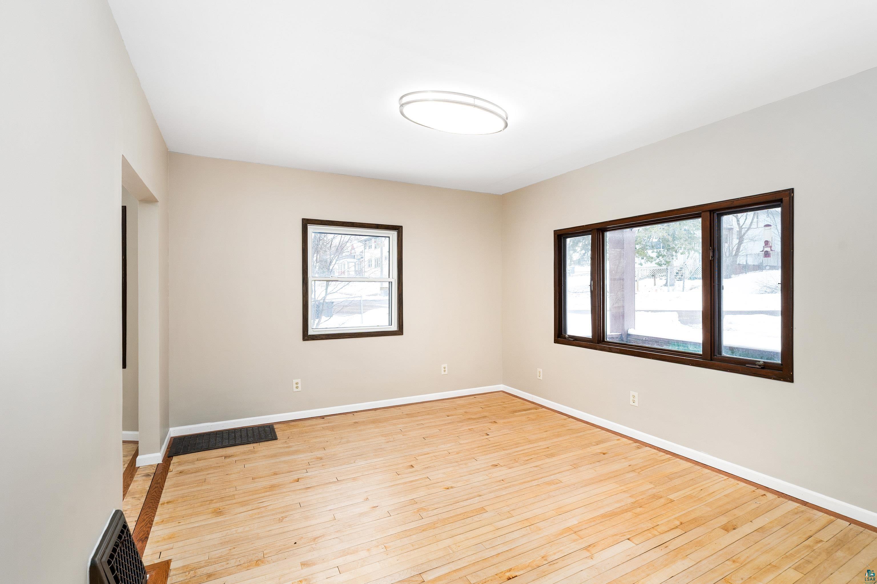 706 E 11th St, Duluth, MN 55805 Listing Photo  12