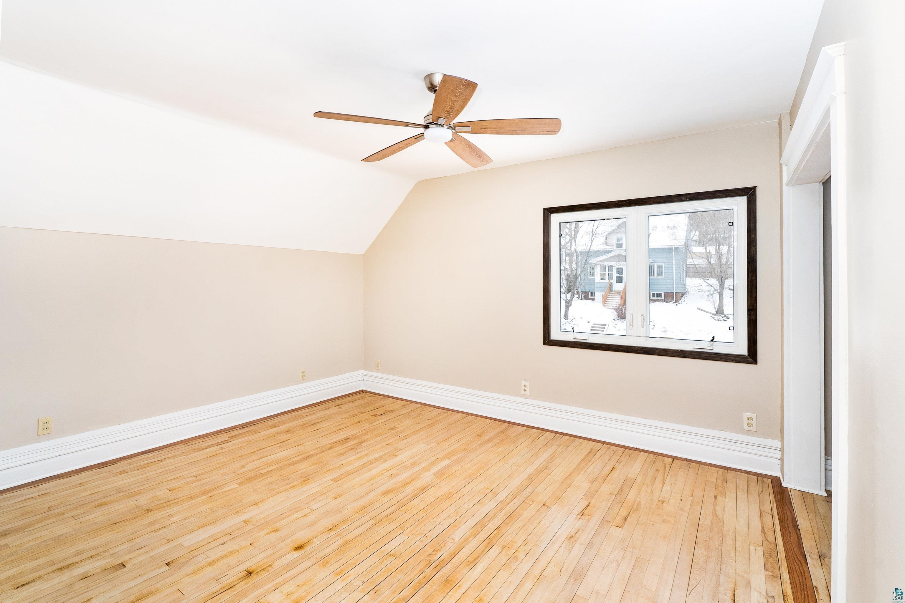 706 E 11th St, Duluth, MN 55805 Listing Photo  14