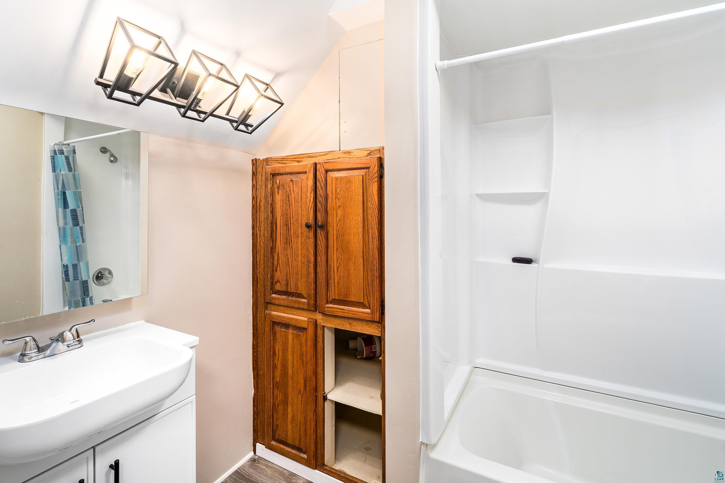 706 E 11th St, Duluth, MN 55805 Listing Photo  17