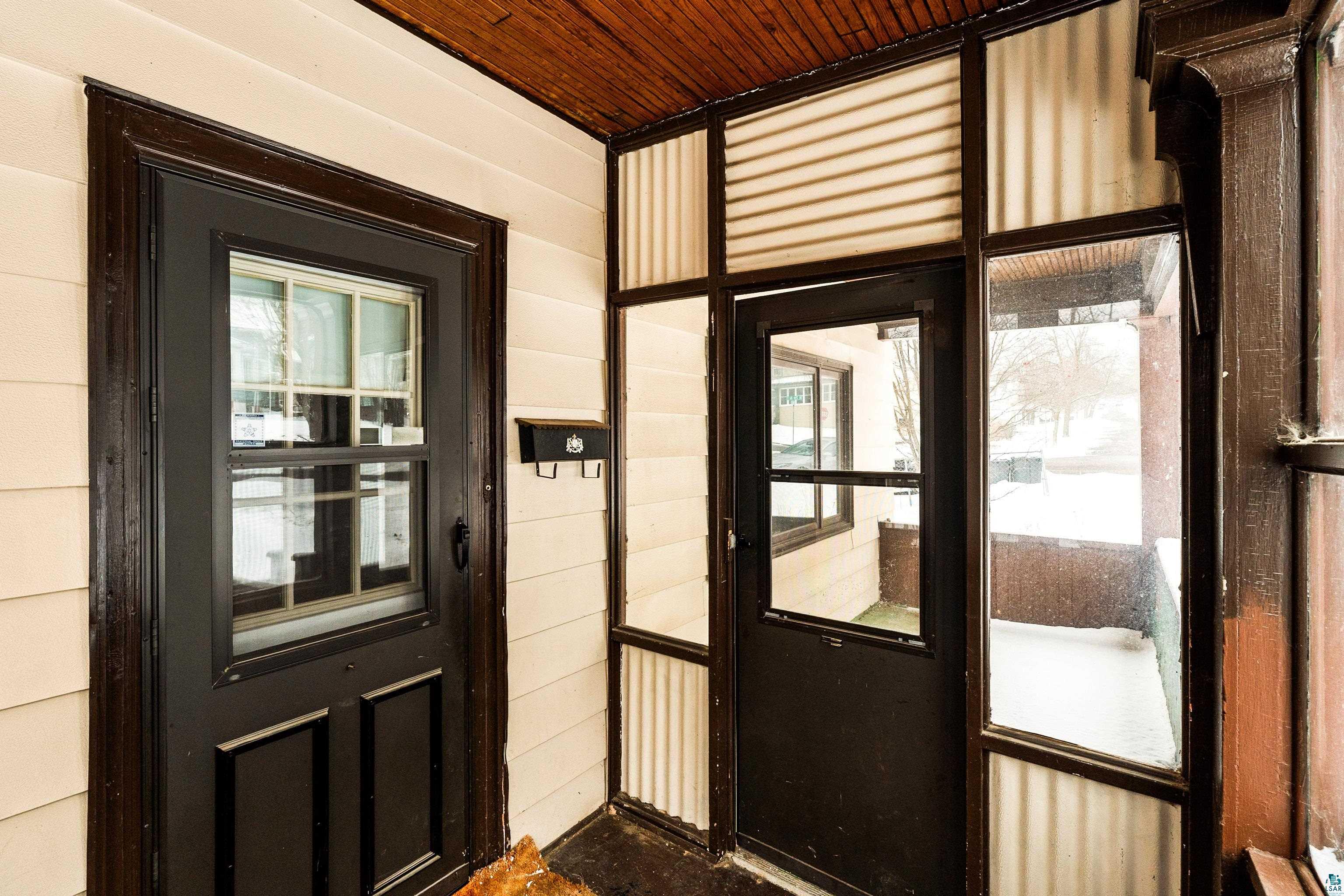 706 E 11th St, Duluth, MN 55805 Listing Photo  4