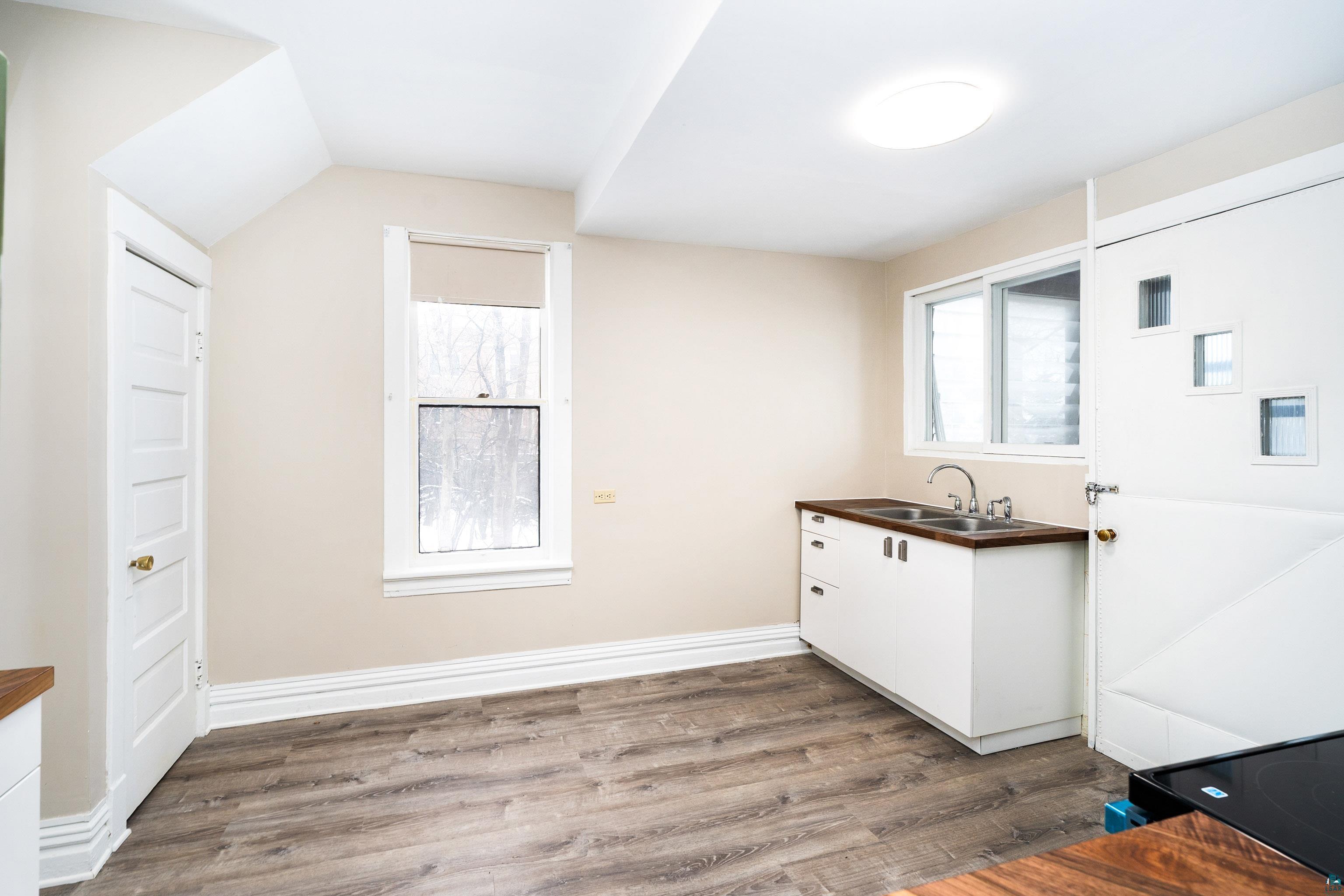706 E 11th St, Duluth, MN 55805 Listing Photo  8