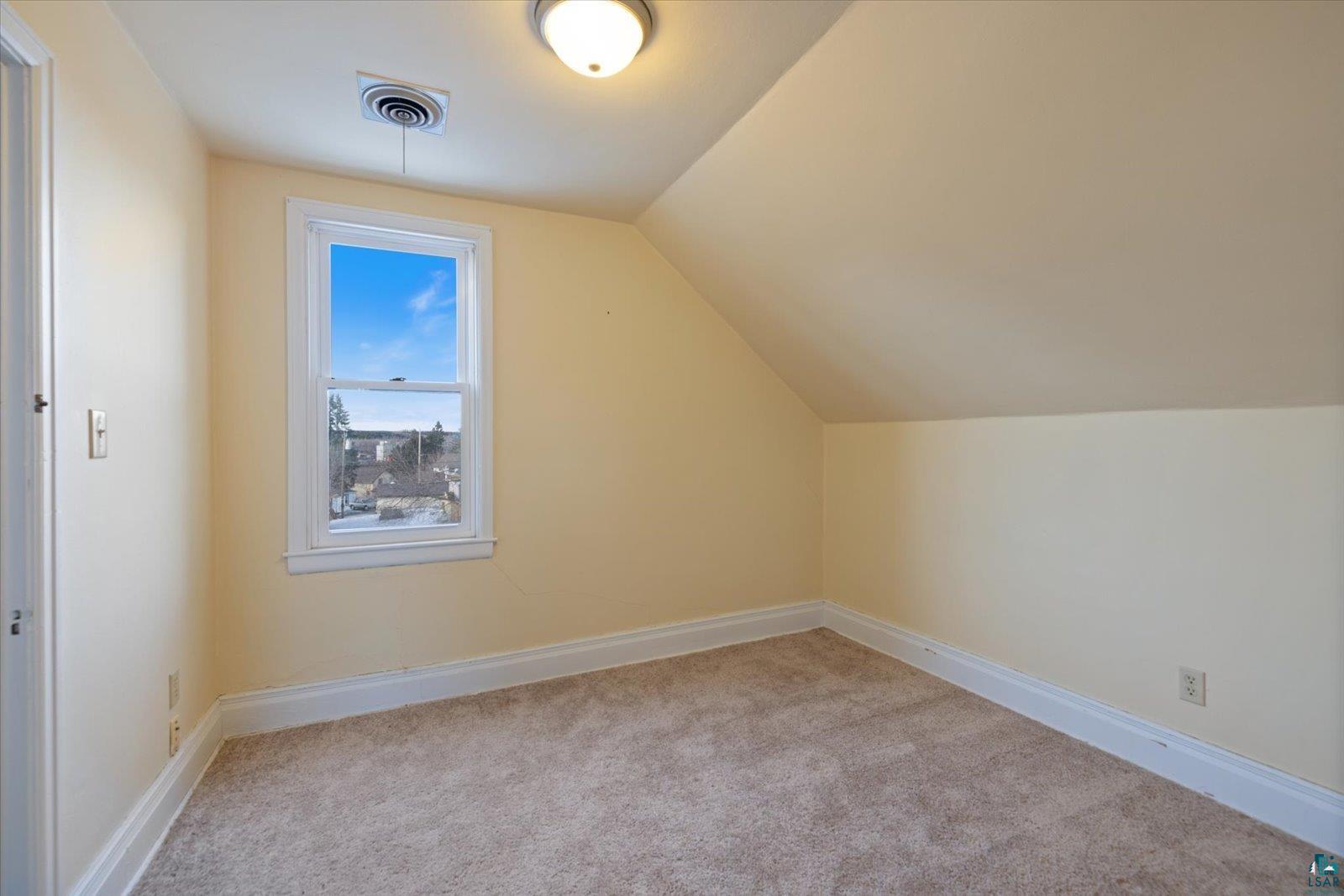616 Summit St, Eveleth, MN 55734-3720 Listing Photo  23