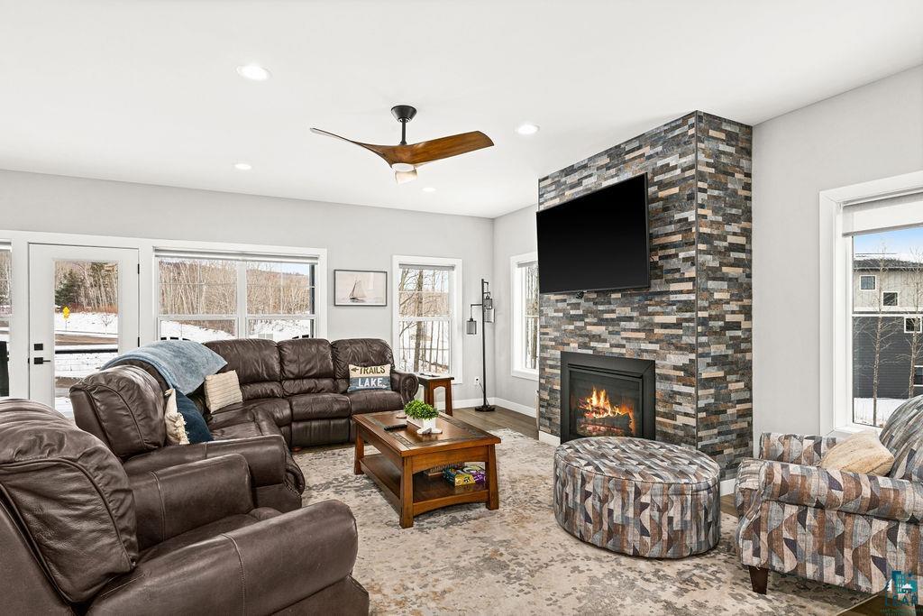 121 Kayak View Ct, Duluth, MN 55807 Listing Photo  2