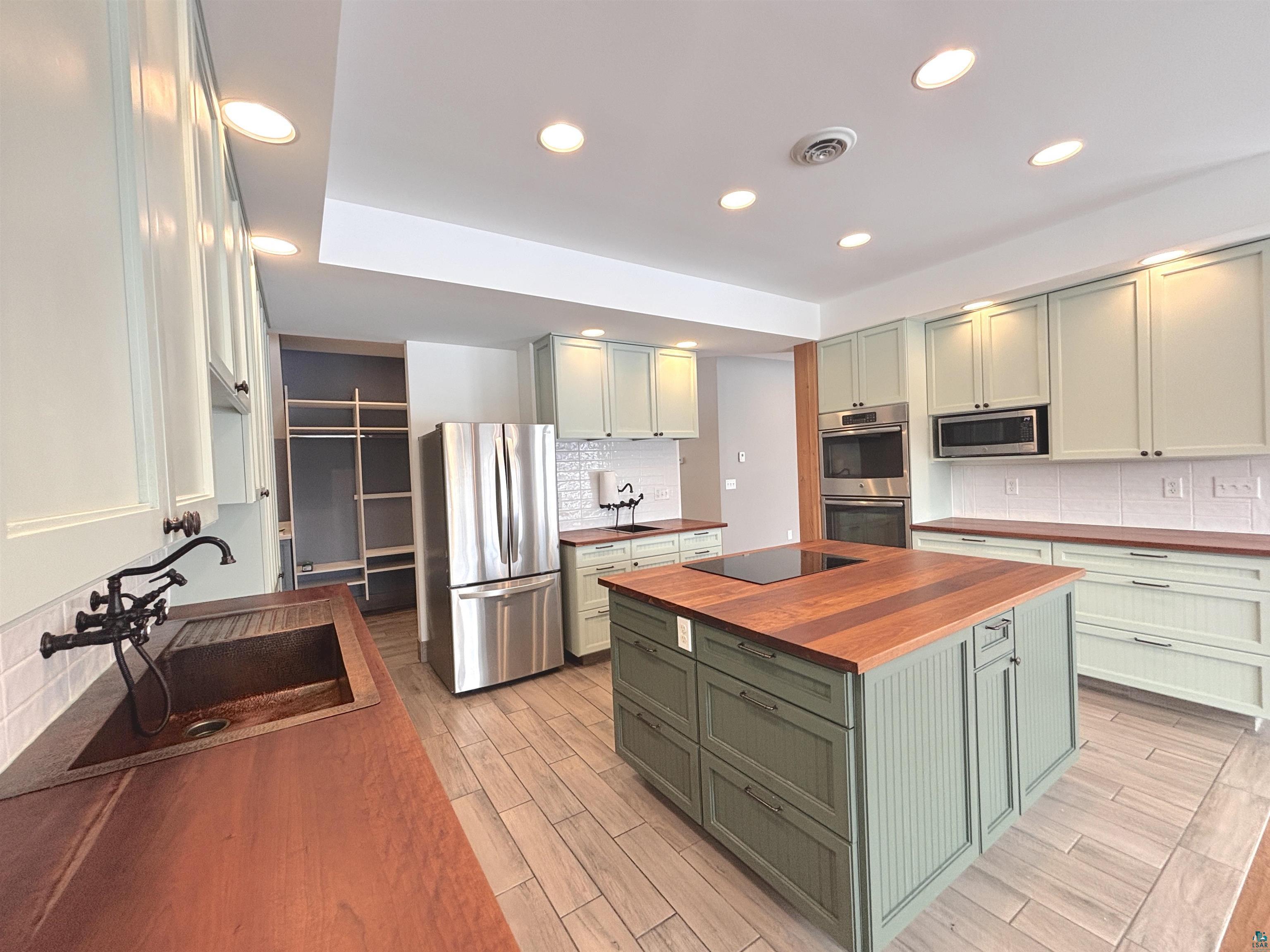 2718 Northridge Dr, Duluth, MN 55811 Listing Photo  3