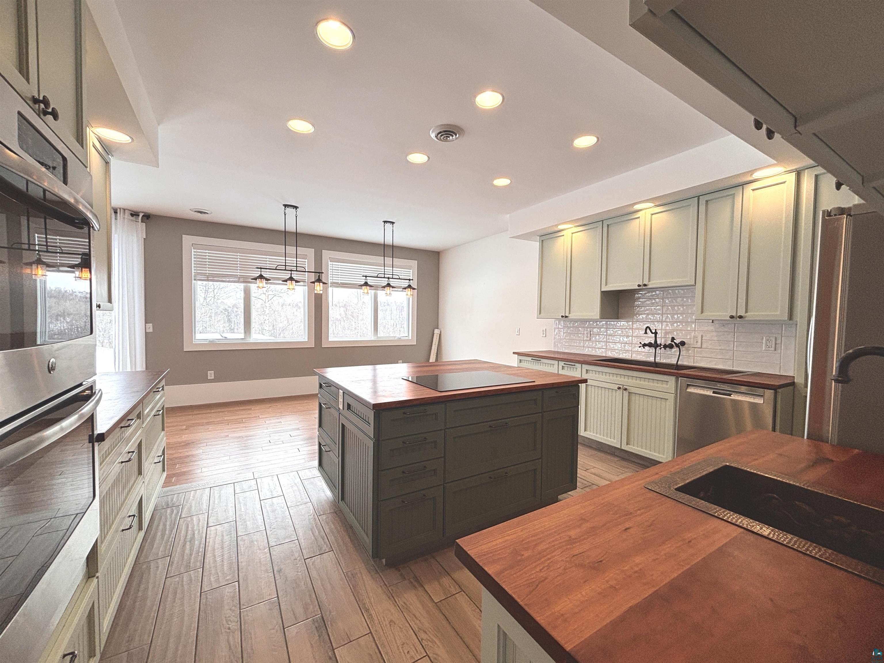 2718 Northridge Dr, Duluth, MN 55811 Listing Photo  4