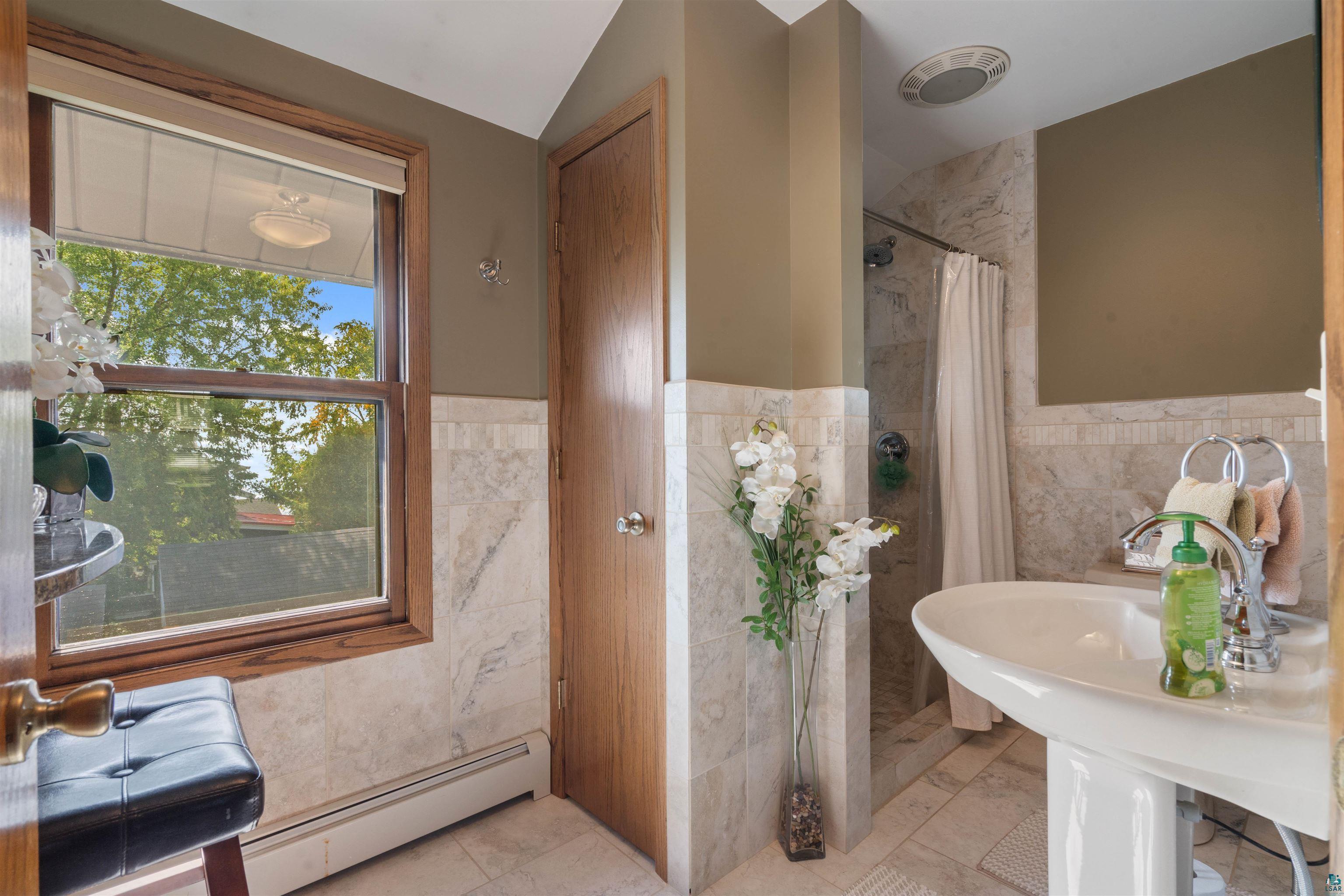 4 Lakeside Ct, Duluth, MN 55804 Listing Photo  21