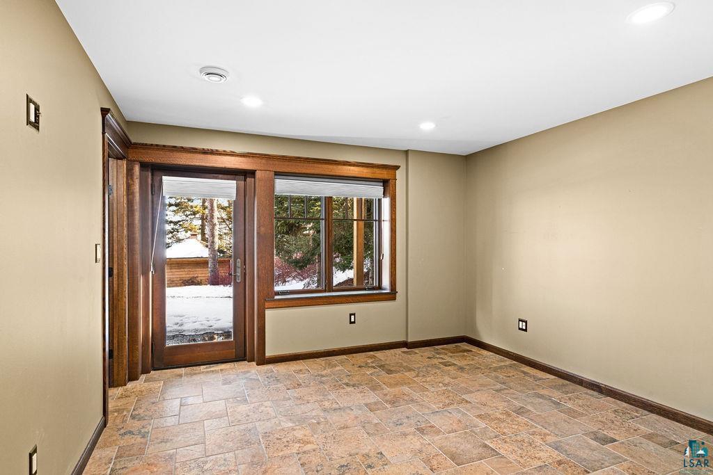 5220 London Rd, Duluth, MN 55804 Listing Photo  25