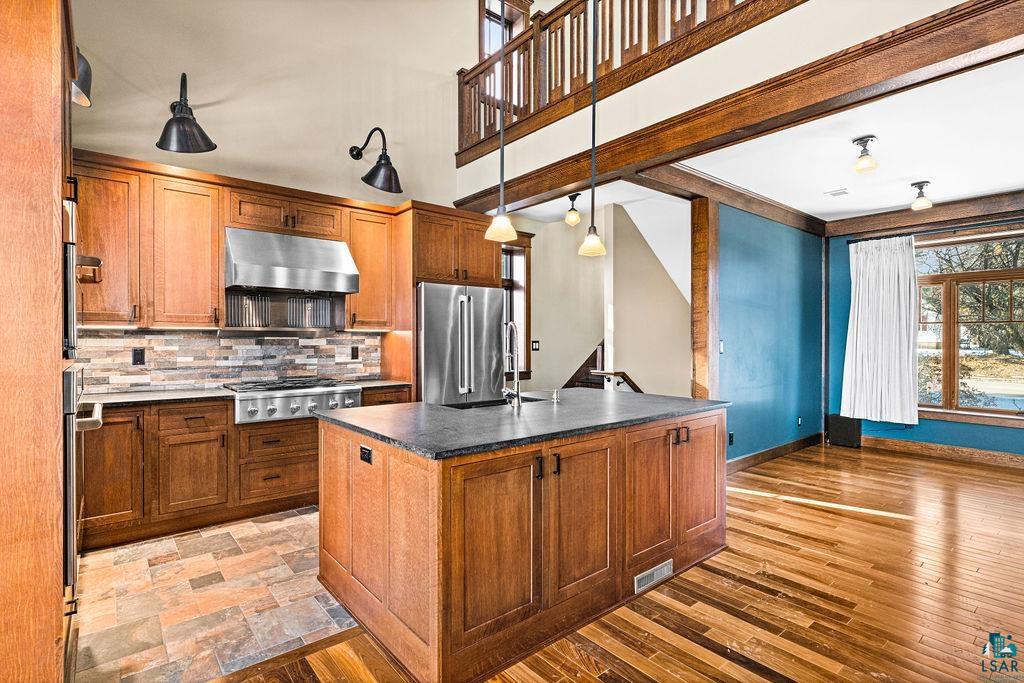 5220 London Rd, Duluth, MN 55804 Listing Photo  9