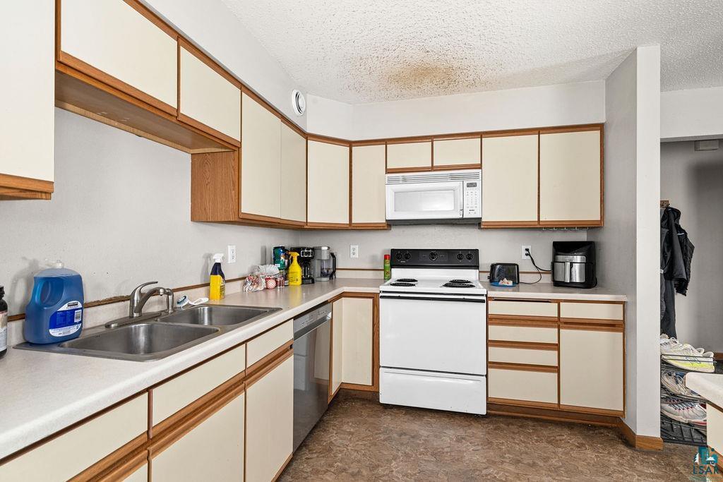 2417 Vermilion Rd, Duluth, MN 55803 Listing Photo  3