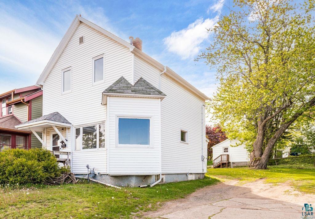 1027 E 9th St, Duluth, MN 55805 Listing Photo  1