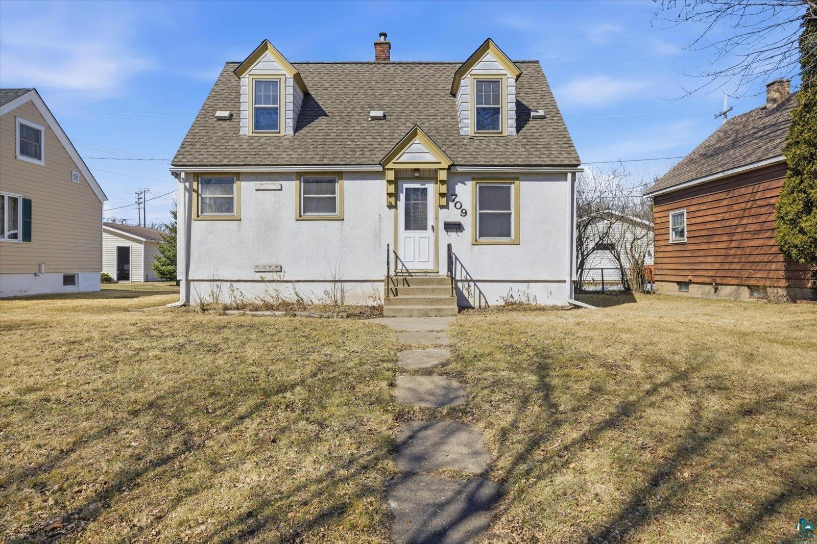 709 Michigan St, Hibbing, MN 55746-3314 Listing Photo  1