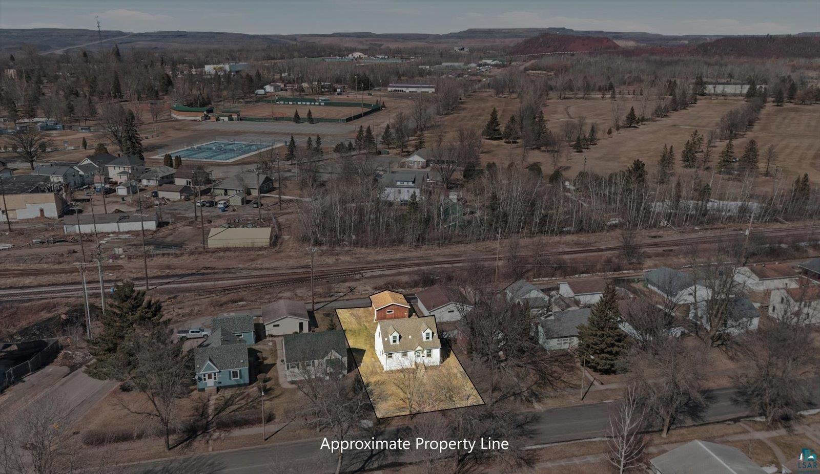 709 Michigan St, Hibbing, MN 55746-3314 Listing Photo  2