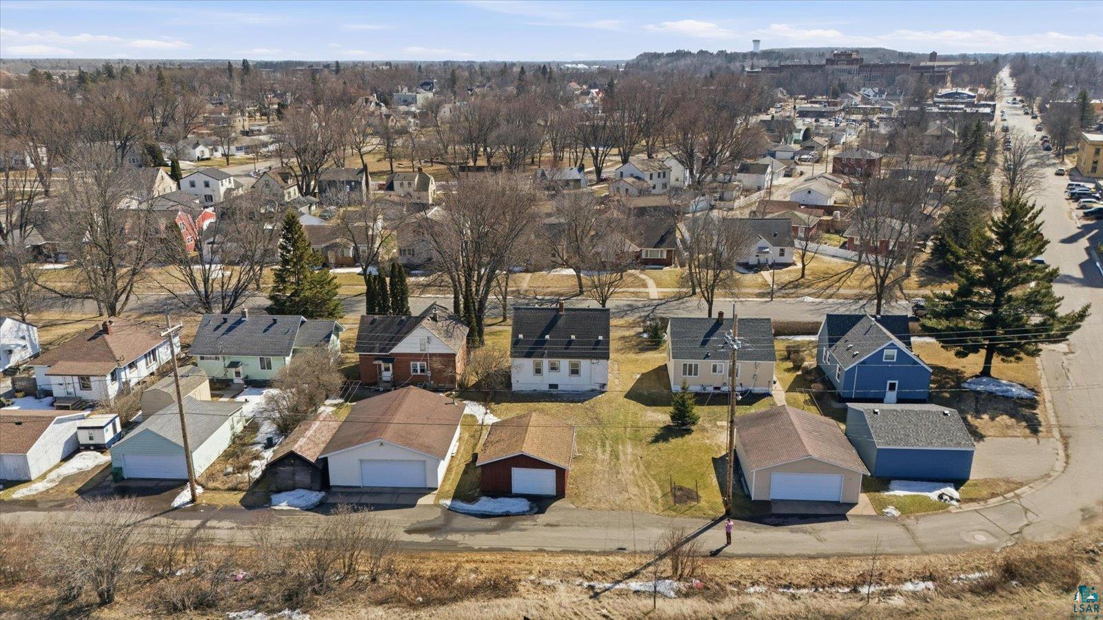 709 Michigan St, Hibbing, MN 55746-3314 Listing Photo  3
