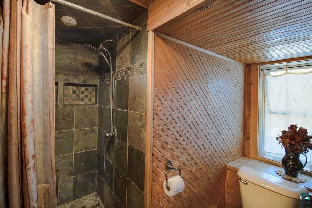 2643 Lauren Rd, Duluth, MN 55804-9683 Listing Photo  10