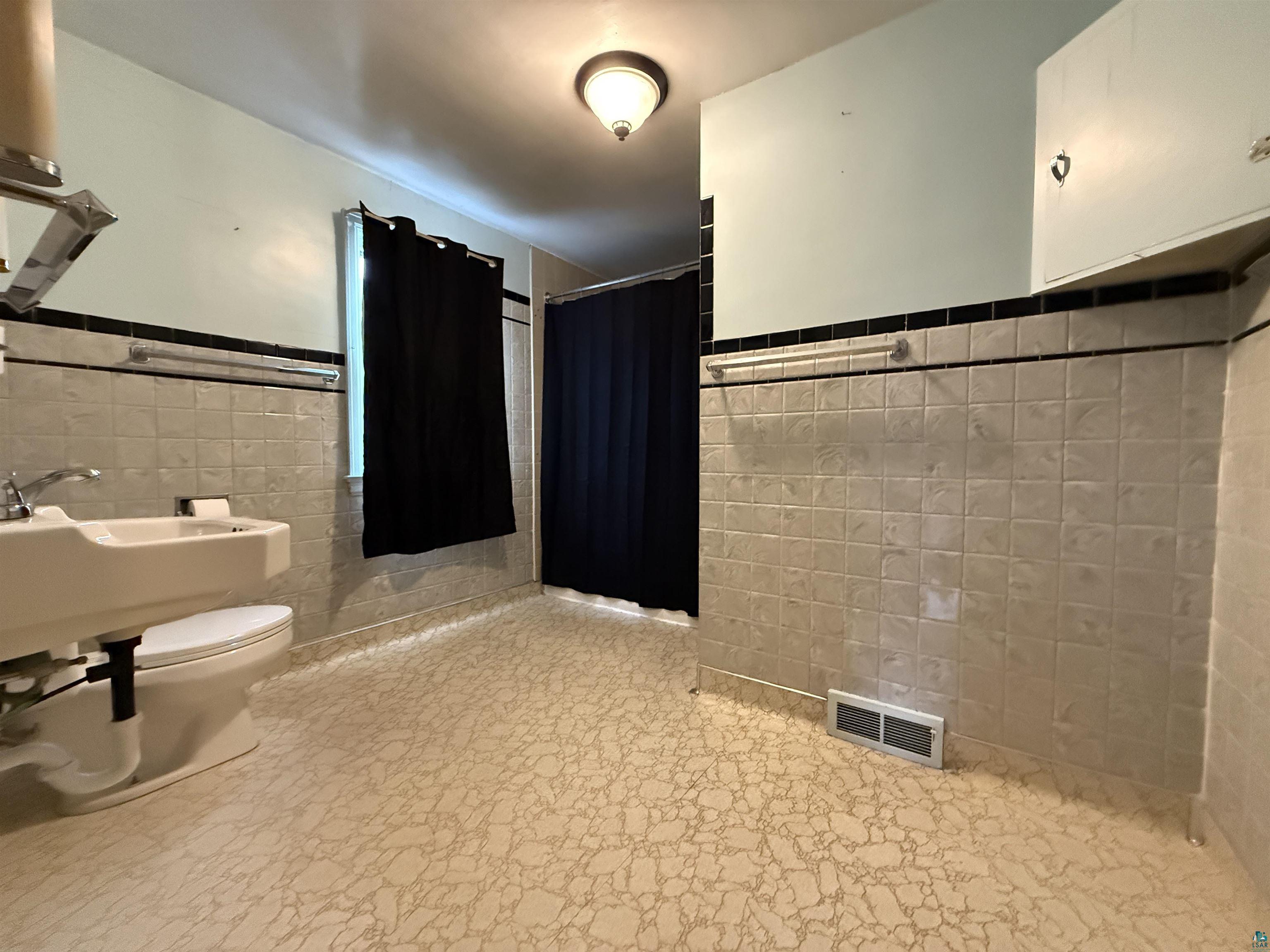 3001 W 3rd Ave, Hibbing, MN 55746 Listing Photo  21