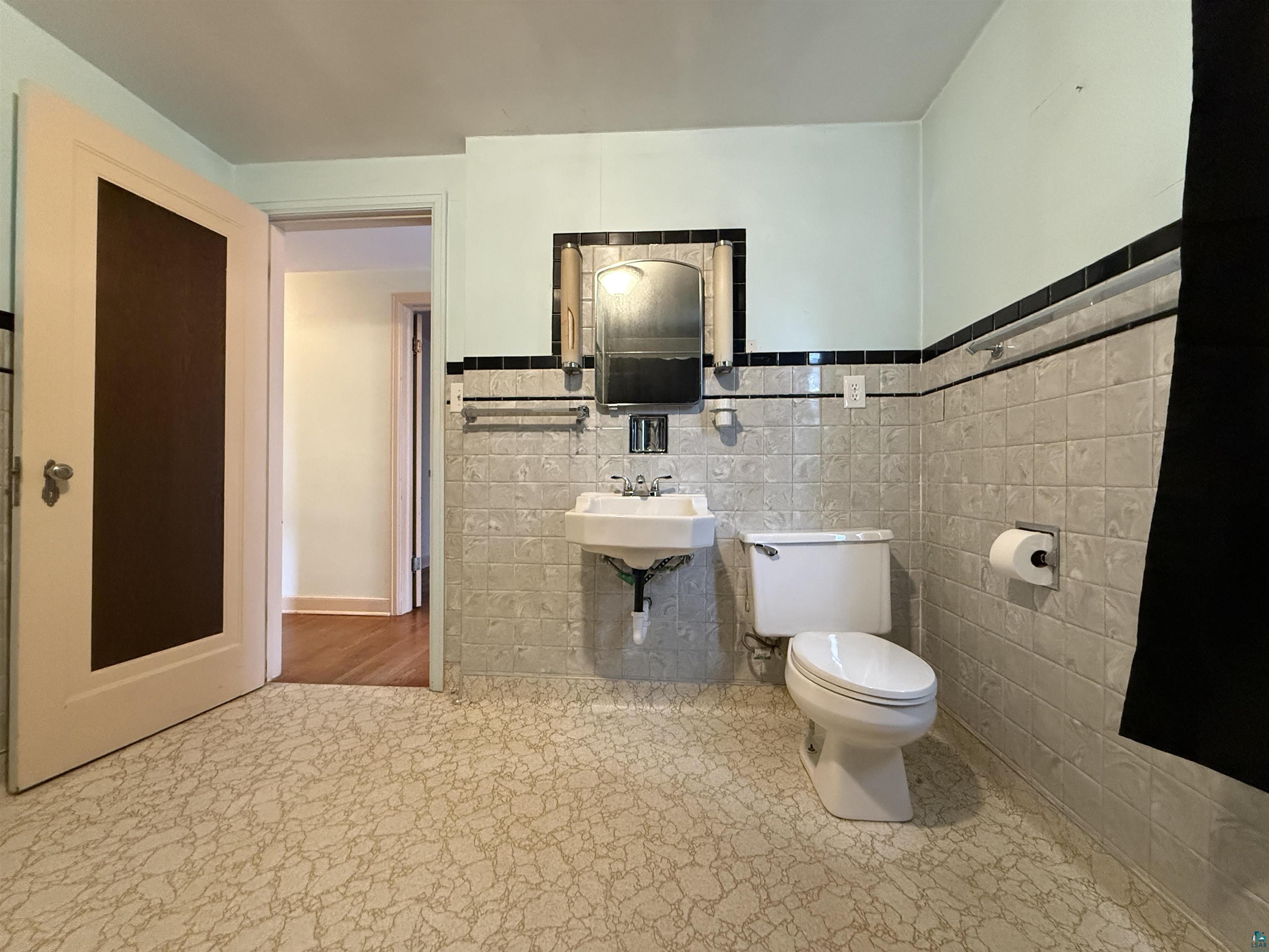 3001 W 3rd Ave, Hibbing, MN 55746 Listing Photo  22