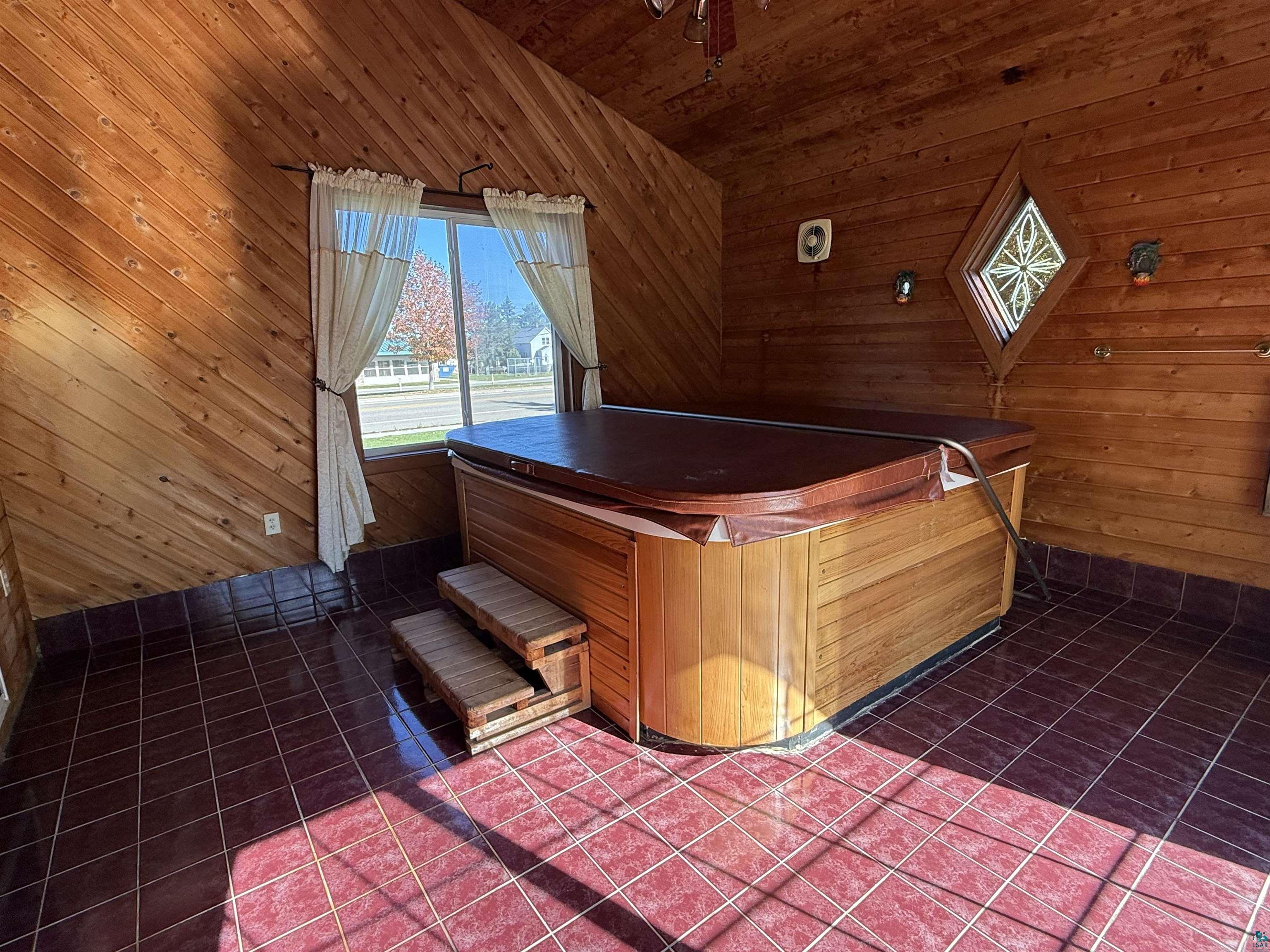 954 E Camp St, Ely, MN 55731 Listing Photo  5