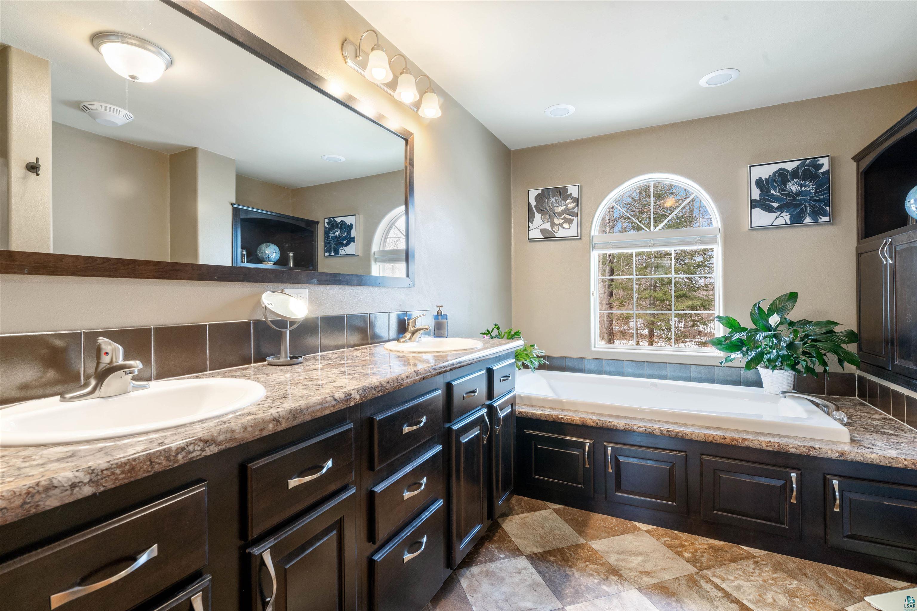 7282 Blackberry Ln, Duluth, MN 55803 Listing Photo  25