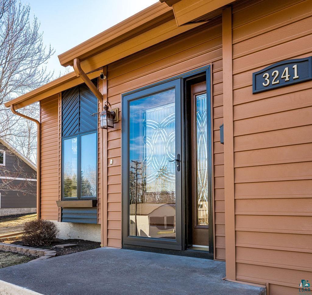 3241 Commonwealth Ave, Duluth, MN 55808 Listing Photo  3
