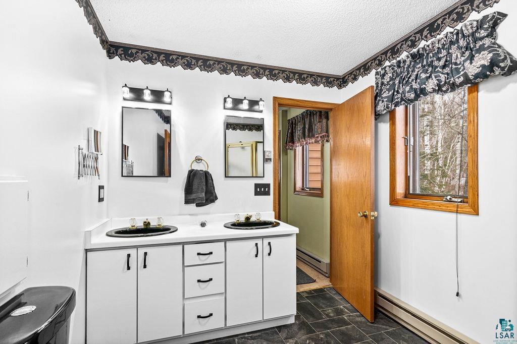 3241 Commonwealth Ave, Duluth, MN 55808 Listing Photo  28