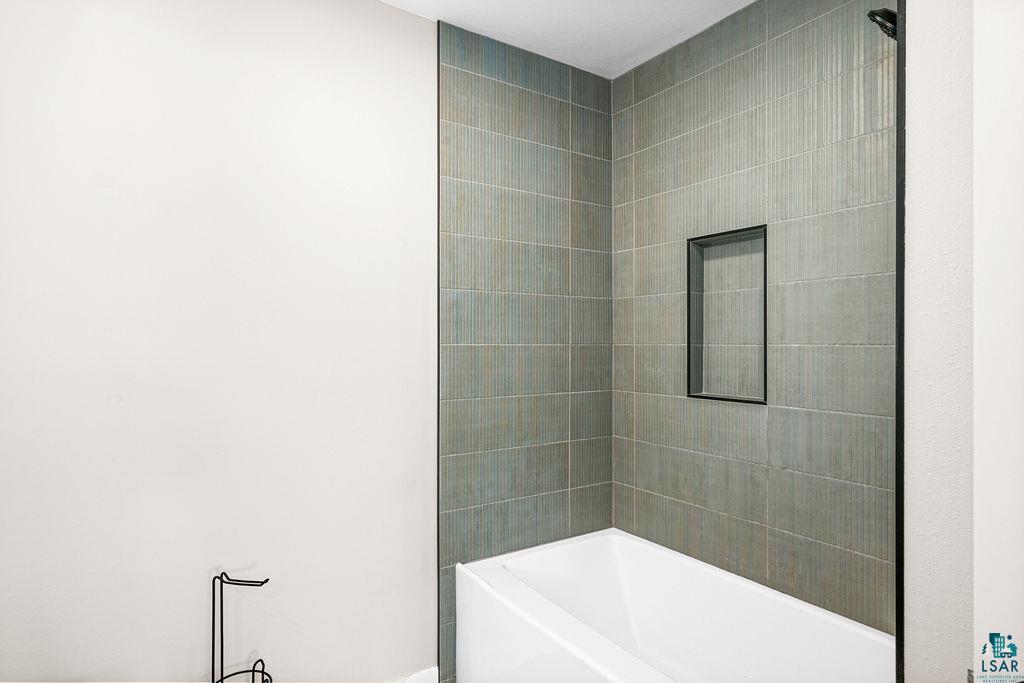 2236 Hoover St, Duluth, MN 55811 Listing Photo  33