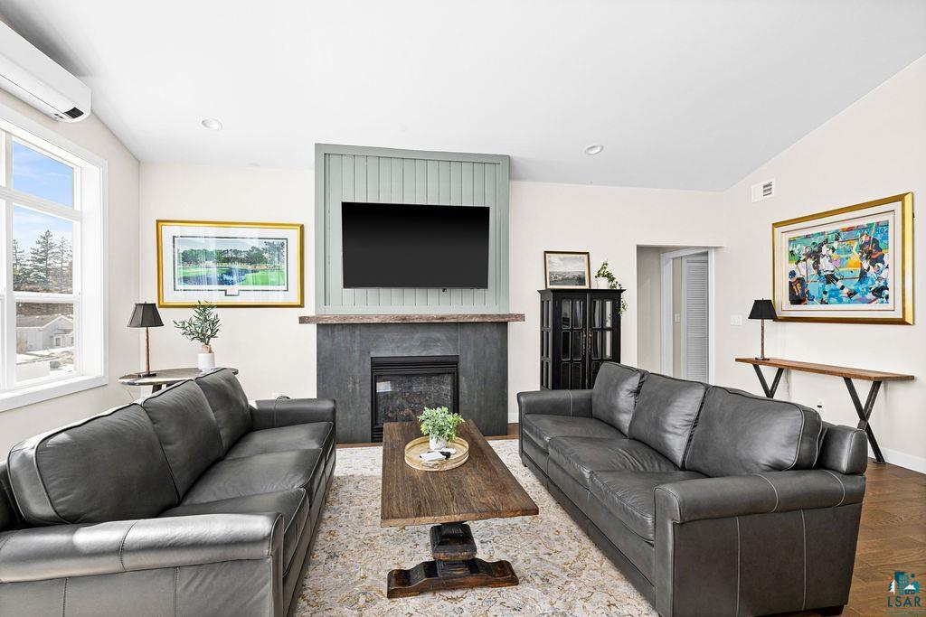 2236 Hoover St, Duluth, MN 55811 Listing Photo  6