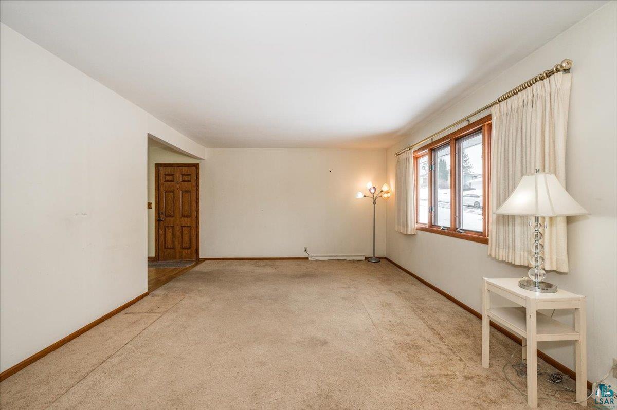 129 Artavia St, Duluth, MN 55811 Listing Photo  3