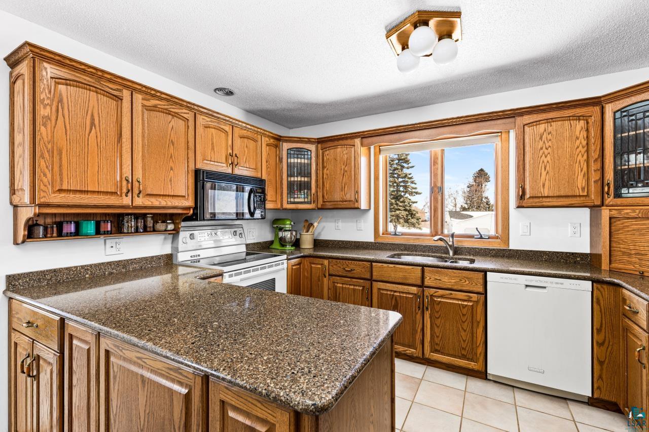 2009 Hutchinson Rd, Duluth, MN 55811 Listing Photo  15