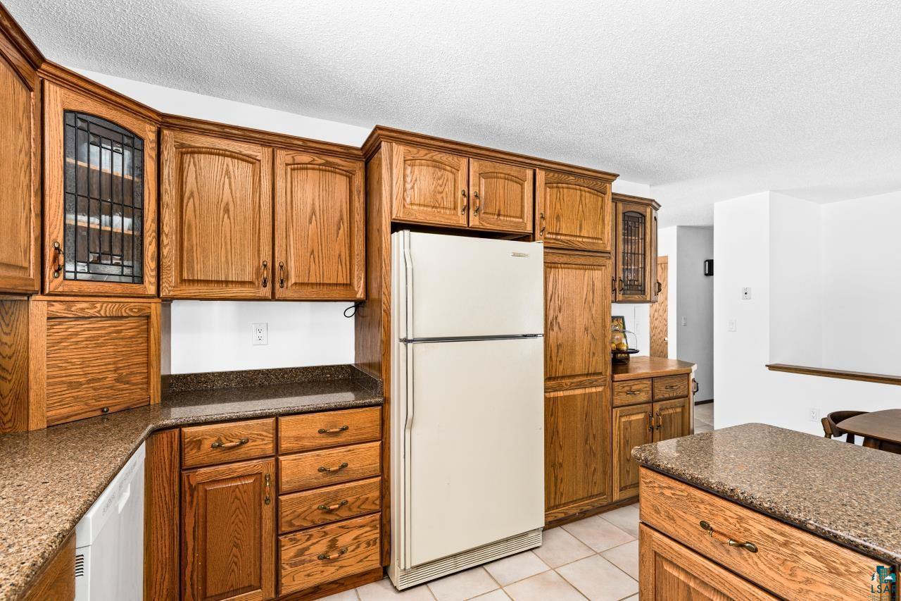 2009 Hutchinson Rd, Duluth, MN 55811 Listing Photo  17