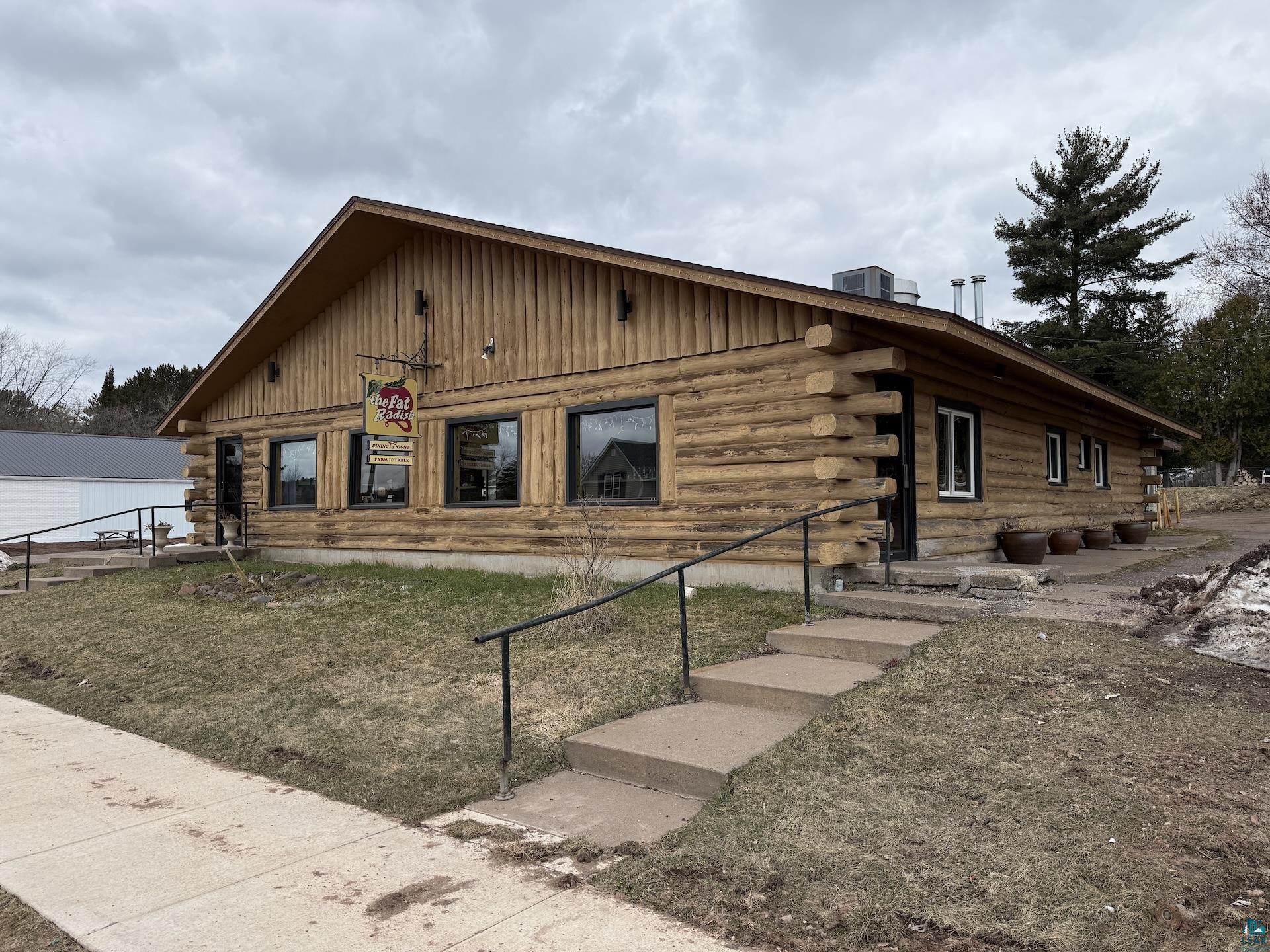 905 W Bayfield St, Washburn, WI 54891 Listing Photo  2