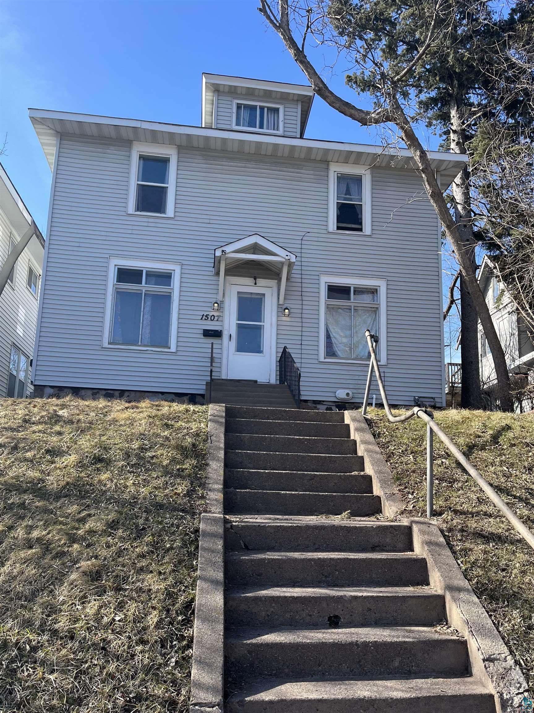 1507 E 4th St, Duluth, MN 55812 Listing Photo  2